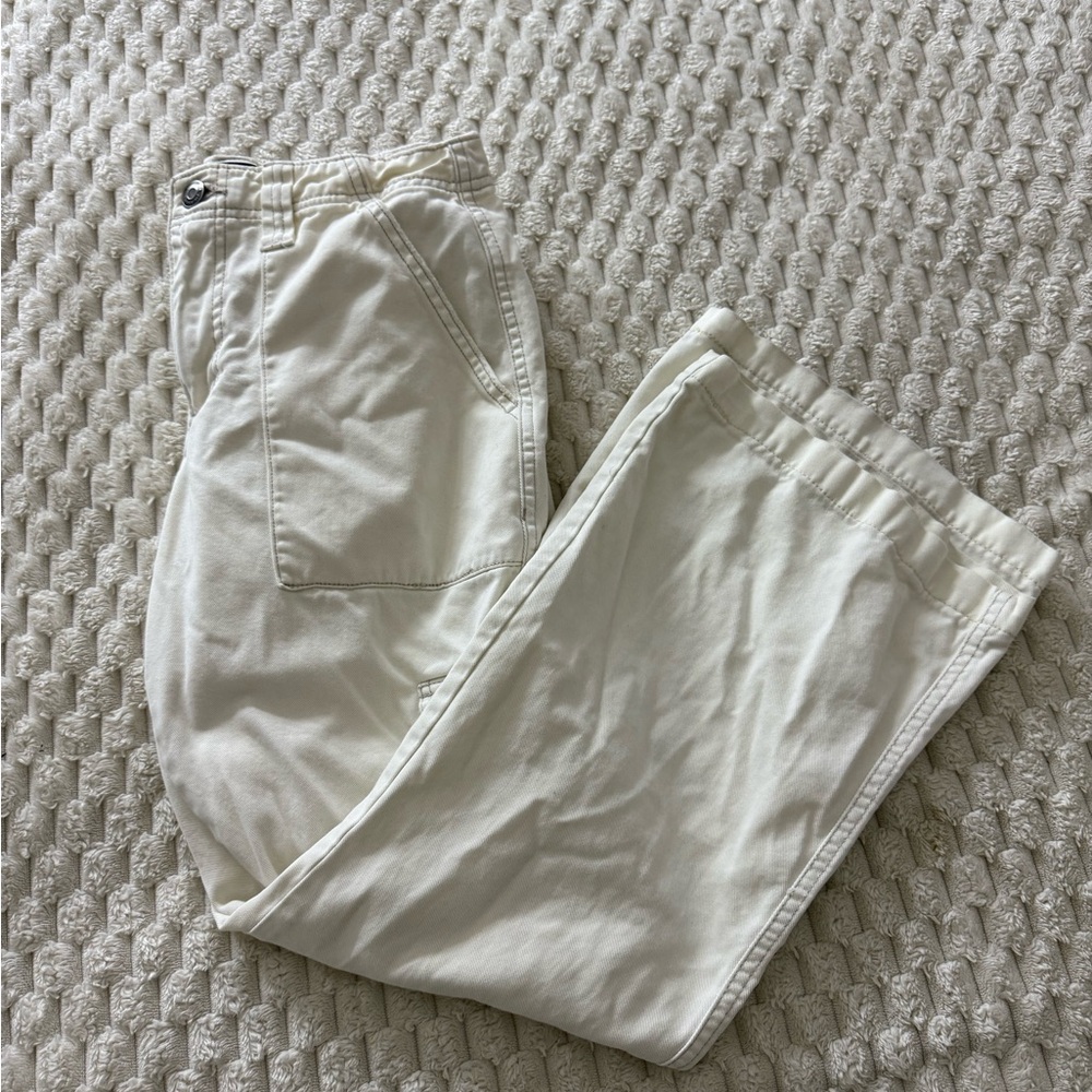 Aeropostale Women's Cream Cargo Pants